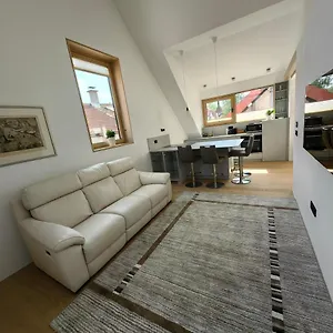 V22 - Premium Apartements Apartment